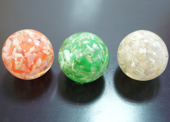 透明球體內填充色料的的飾品配件